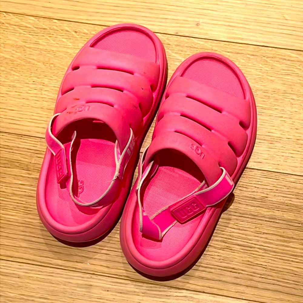 Ugg sport taffy pink sandals size T12
